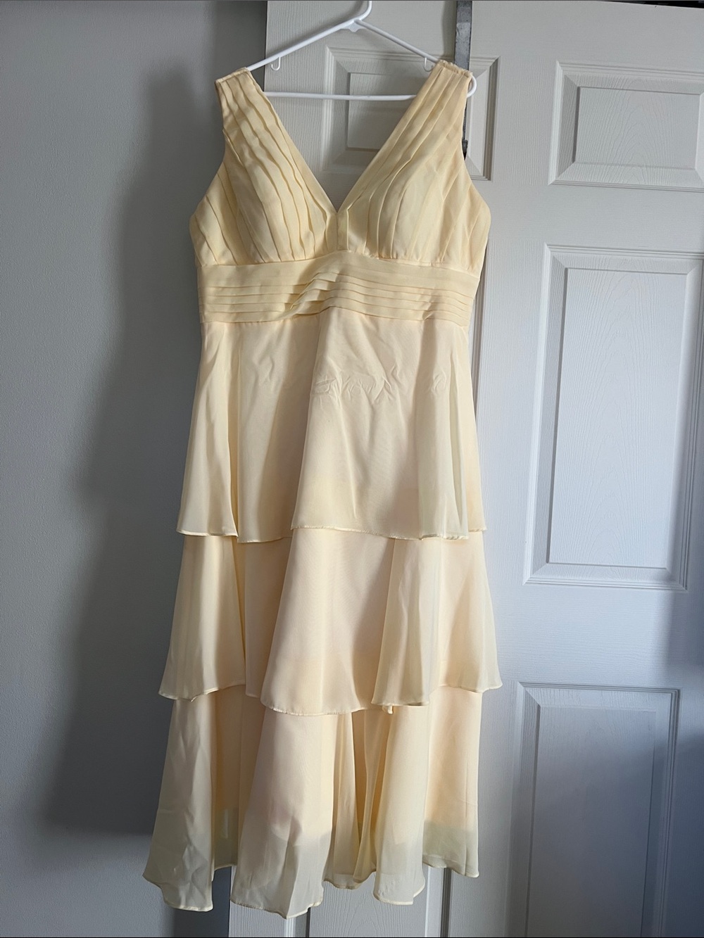 Elegant Cream Tiered V-Neck Women's Dress